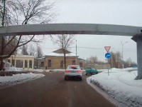 В Твери водители продолжают ездить по привычке, несмотря на дорожный знак - Новости ТИА