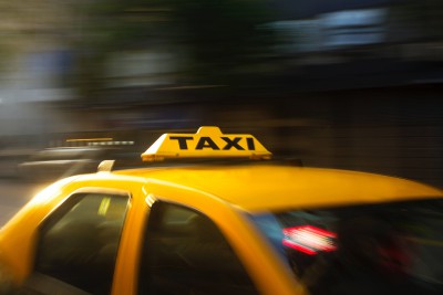 В России запретили работать в такси и ОТ водителям с судимостью   - новости ТИА