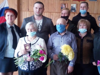 В Тверской области пожилая пара из Луганска получила паспорта России - новости ТИА
