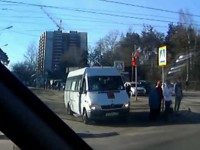 В Твери маршрутка из транспортного средства превратилась в пешехода - Новости ТИА