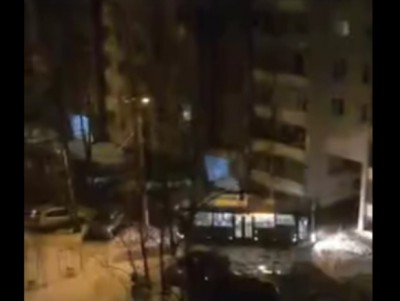 В Твери автобус застрял во дворе многоэтажек - новости ТИА