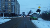 В Твери молодой человек на «Дэу Матизе» врезался в светофор - Новости ТИА