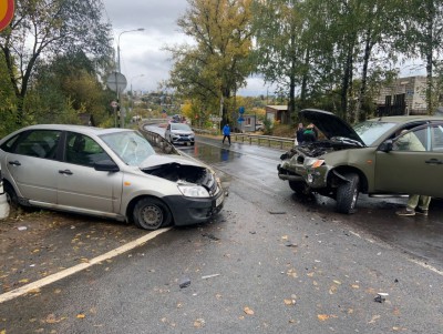 В столкновении четырёх авто в Тверской области пострадали два человека - новости ТИА