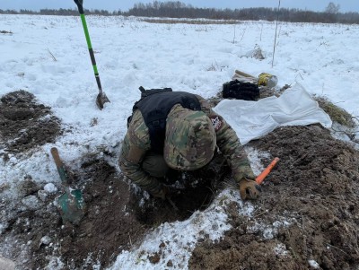 В Тверской области в воронке под снегом обнаружили останки красноармейца - Новости ТИА