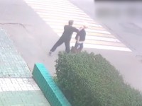 Уличные камеры помогли задержать мужчину, который срывал с женщин золотые украшения - новости ТИА