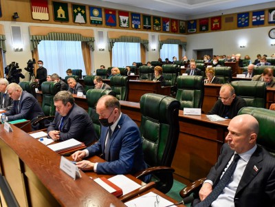 Законодательное Собрание приняло областной бюджет  в первом чтении  - Новости ТИА
