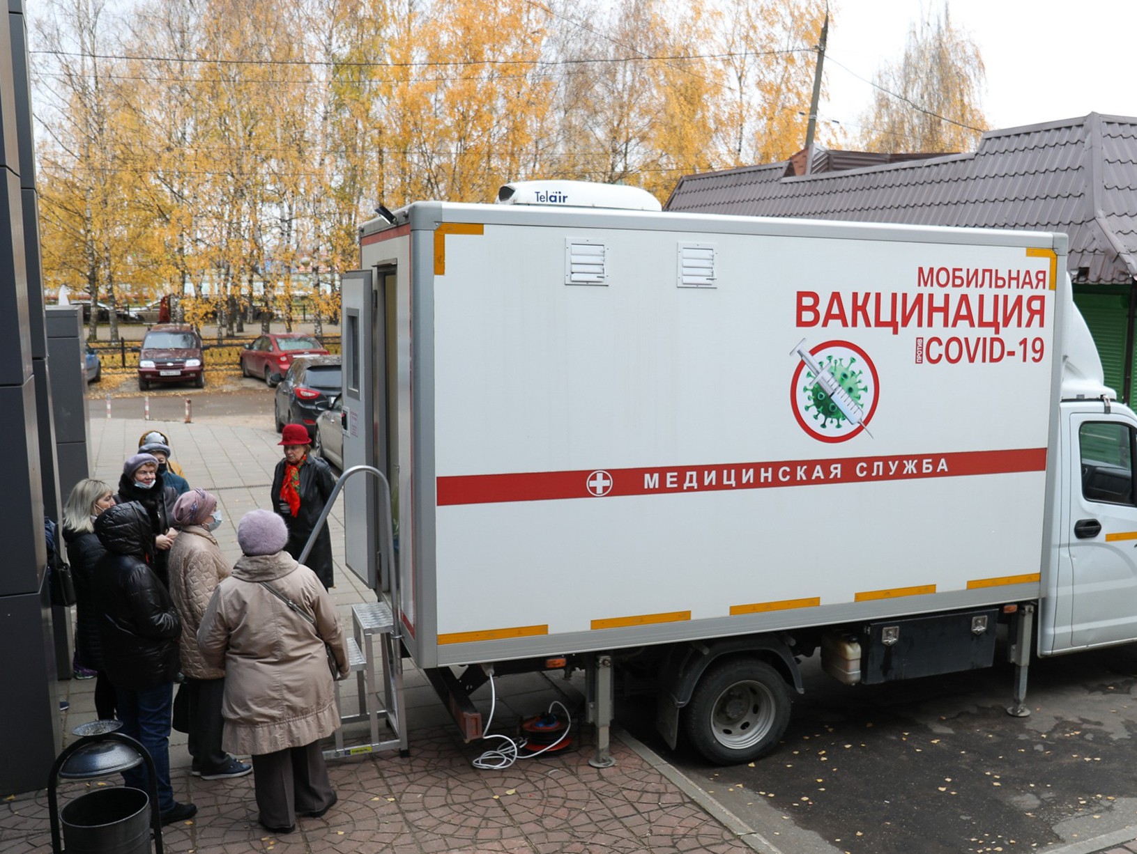 С 29 ноября в Твери работают 4 машины мобильной вакцинации против COVID-19  - ТИА