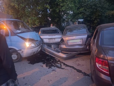 В Твери пьяный водитель протаранил пять авто на парковке - Новости ТИА