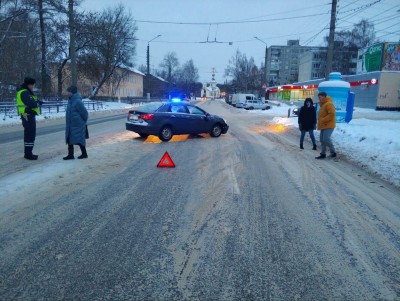 В Твери автомобилист сбил подростка на пешеходном переходе - Новости ТИА