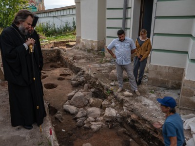 В  Тверской области у колокольни монастыря найдено уникальное захоронение - новости ТИА