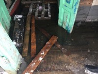 В Тверской области жителей многоквартирного дома затопило из-за прорыва трубы - Новости ТИА