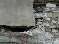 После публикации на ТИА следственный комитет начал проверку по факту частичного обрушения стены дома - Новости ТИА