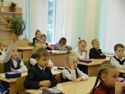 В правительстве объяснили, как получить 10 000 рублей на школьника - новости ТИА