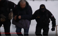 ФСБ задержала крупного торговца незаконным оружием, часть операции проходила в Тверской области  - новости ТИА