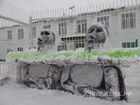 В бежецкой колонии осуждённые лепили из снега пирамиды Майя и идолов о.Пасхи - Новости ТИА