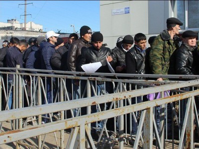 В УМВД заявили о приостановке очного приёма документов по мигрантам - новости ТИА