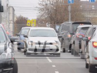 Тверские водители игнорируют новую схему движения на улице Желябова и нарушают правила - Новости ТИА