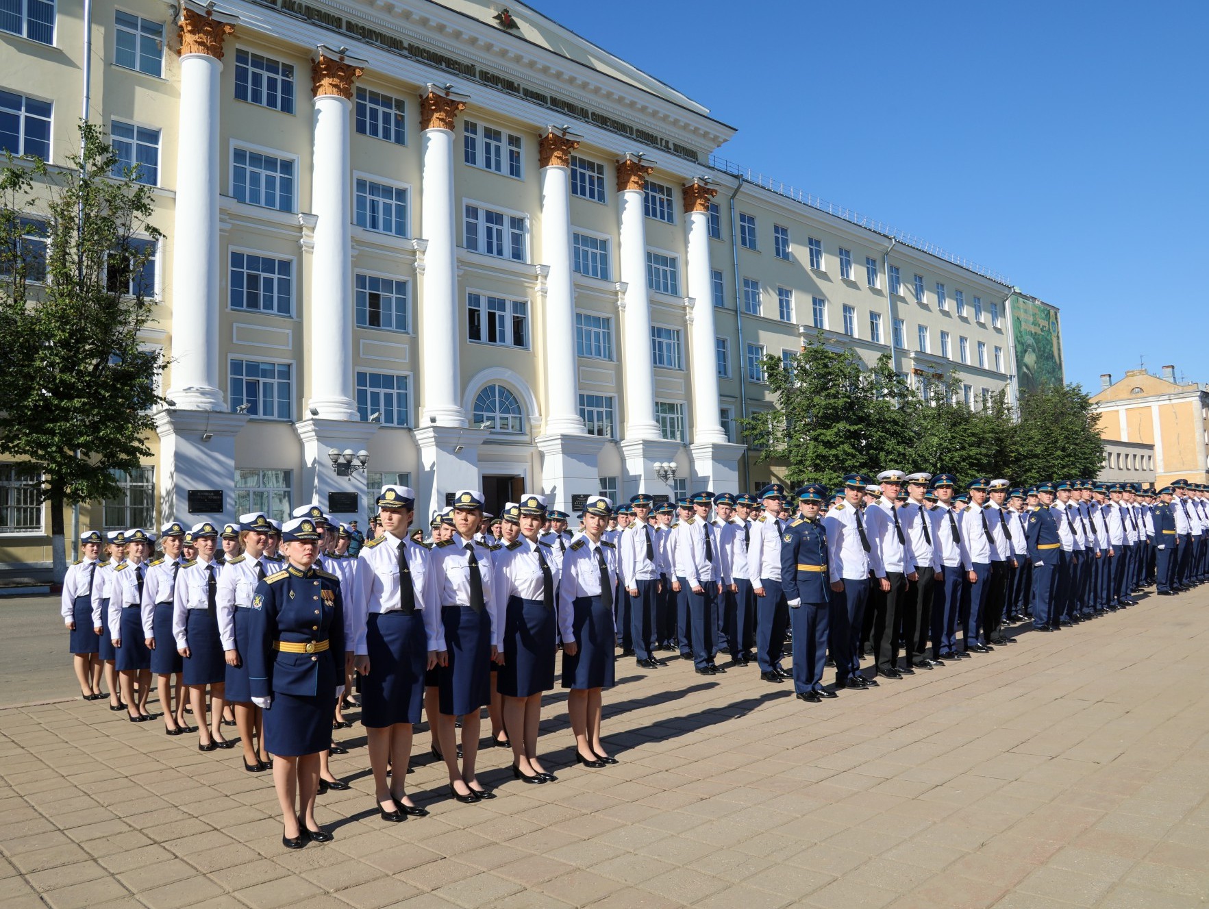 Фото выпускников военной академии