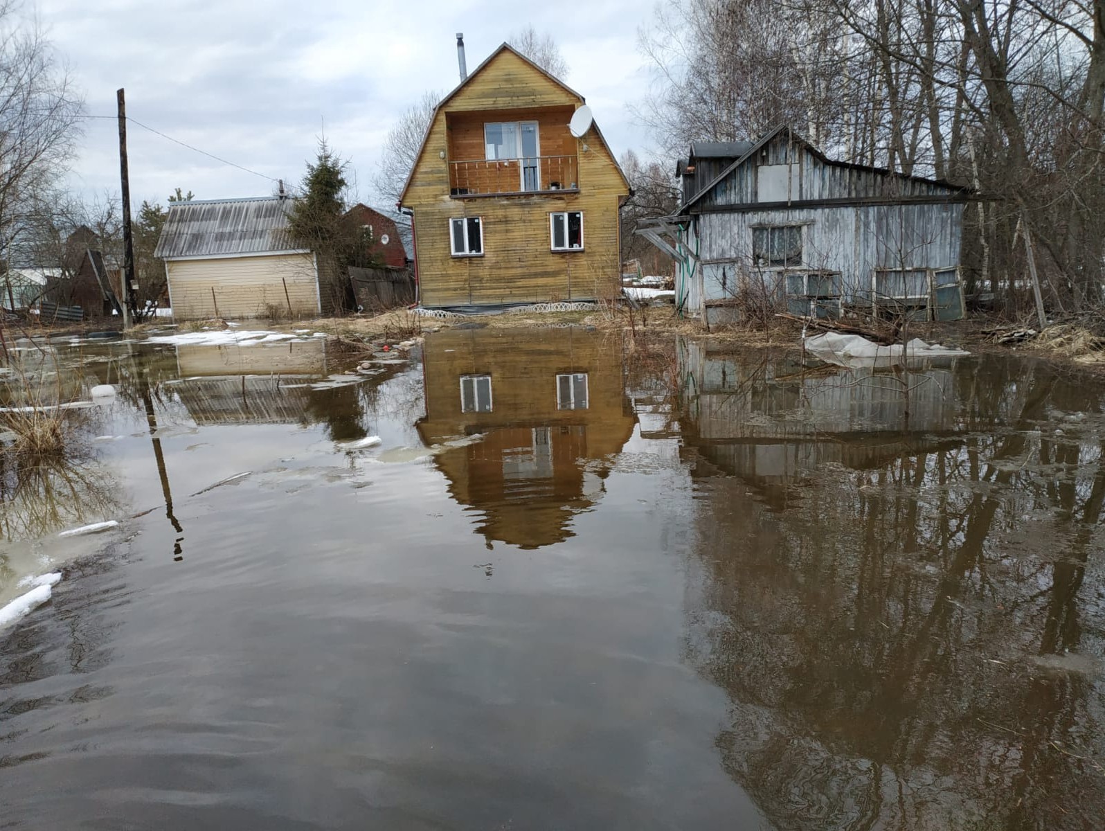 В Тверской области затопило дачи | 11.04.2022 | Тверь - БезФормата