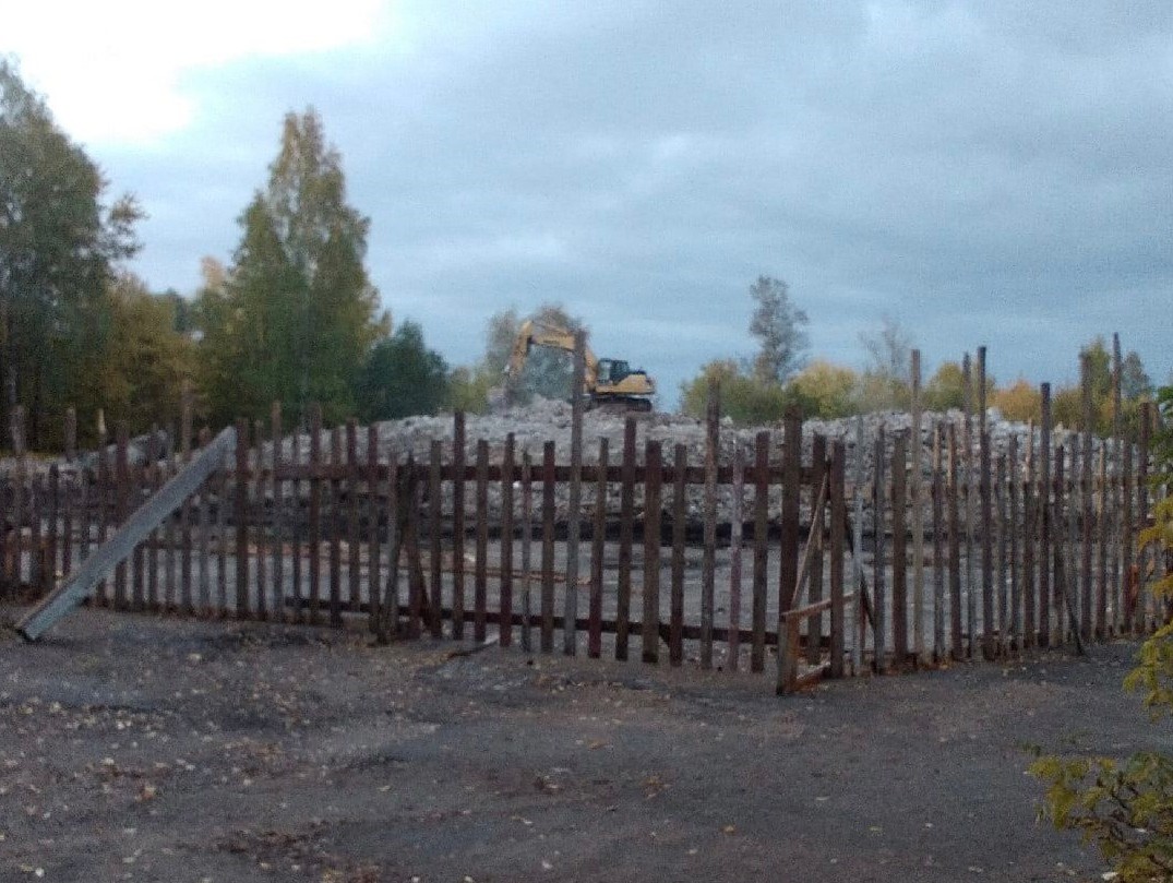 В Тверской области снесли заброшенный Дом культуры | 29.09.2021 | Тверь -  БезФормата