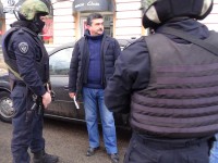 В центре Твери сотрудники ФСБ задержали иностранца за торговлю людьми - Новости ТИА