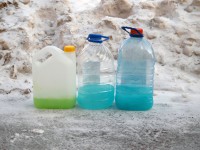 Роспотребнадзор предупреждает о ядовитой стеклоомывающей жидкости - Новости ТИА
