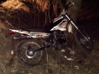 В Калининском районе мотоциклист врезался в дерево. Водитель серьёзно пострадал - Новости ТИА