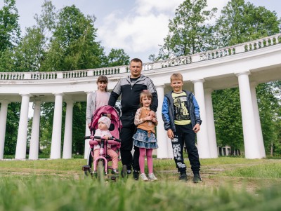 Тверской фонд "Константа" помогает многодетному вдовцу построить дом - новости ТИА