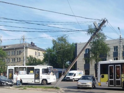 В Тверской области предприятие наказали за покосившиеся столбы  - новости ТИА