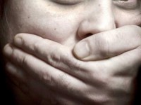 В Тверской области молодые люди изнасиловали девушку, которая впоследствии покончила жизнь самоубийством. До суда дожил один из насильников - Новости ТИА