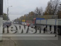 Из-за ремонта Горбатого моста Петербургское шоссе встало в пробку - Новости ТИА