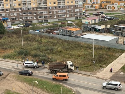 В Твери столкнулись внедорожник и грузовик - Новости ТИА