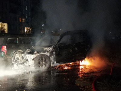 В Тверской области ночью сгорели два автомобиля - Новости ТИА