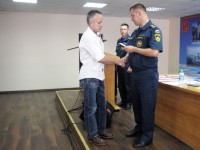 В Твери наградили мужчину, спасшего тонущую 11-летнюю девочку - Новости ТИА