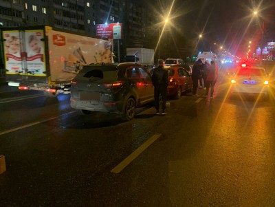 В Твери столкнулись три автомобиля - новости ТИА