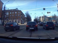 Успеть за 3 секунды: видеорегистратор снял водителя, несущегося по встречке в Твери - Новости ТИА