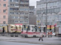 В Твери водитель «Лексуса» перекрыл дорогу трамваю, потому что вагоновожатый показался ему пьяным - Новости ТИА