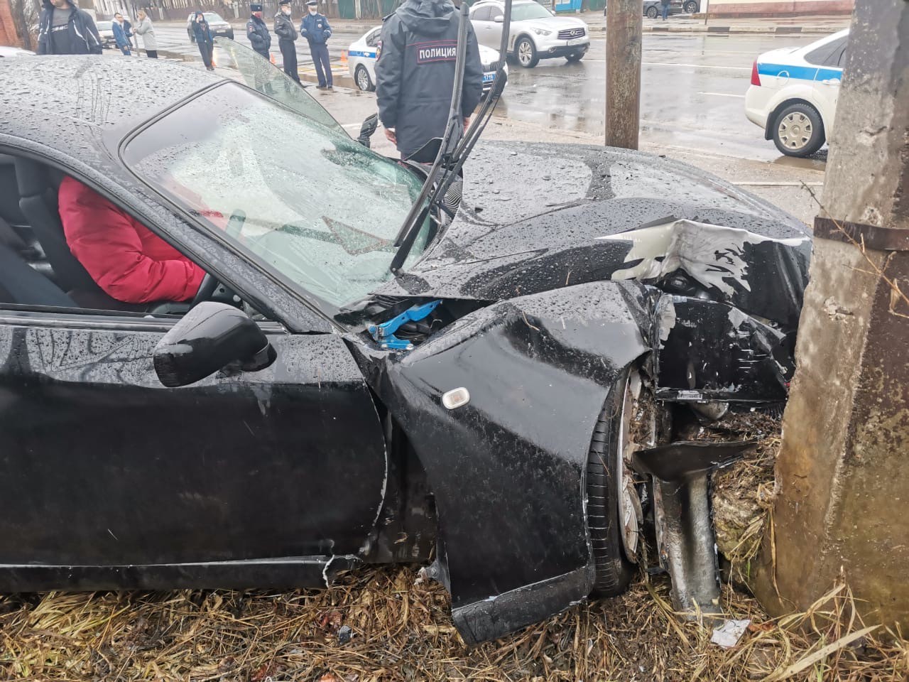 В Твери спорткар вылетел на тротуар и насмерть сбил женщину | 01.04.2021 |  Тверь - БезФормата