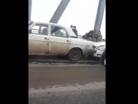 На Старом мосту газелист собрал "в гармошку" три машины - Новости ТИА