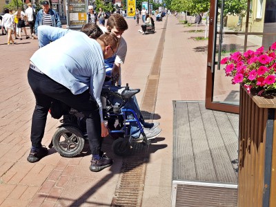 В Твери проверяют летние кафе на доступность для посетителей с инвалидностью - новости ТИА