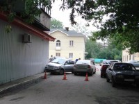 В Твери девушка на автомобиле «Хендай Гетц» столкнулась со «Шкодой», сбила пешехода и врезалась в здание - Новости ТИА