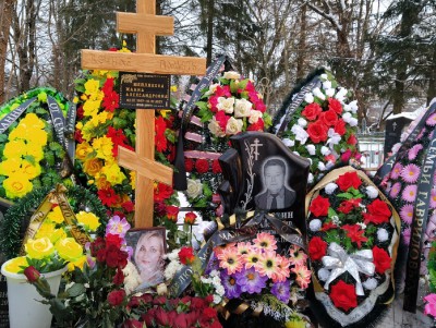 Убитую журналистку похоронили на родине в Тверской области - новости ТИА