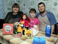 Благодаря кремлёвской "Ёлке желаний" сбылась мечта девочки из Старицы об интерактивной кукле - Новости ТИА