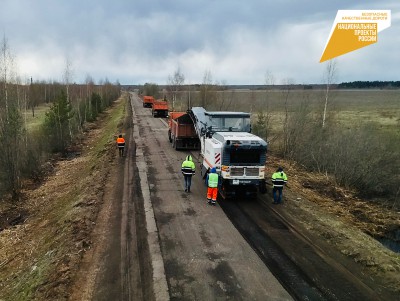 В Калязинском районе Тверской области идет ремонт подъезда к селу Спасское - новости ТИА