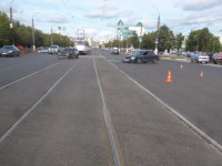 Появилось видео ДТП на проспекте Чайковского, в котором опрокинулась иномарка - Новости ТИА
