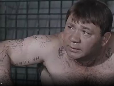 Мужчина показал в СИЗО татуировку, теперь его ждет штраф - Новости ТИА