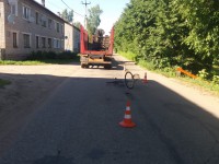 В Тверской области КАМАЗ сбил велосипедиста - Новости ТИА