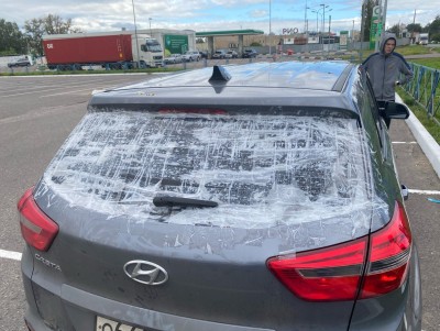 В Тверской области из-за огромного града пострадали автомобили волонтеров - Новости ТИА