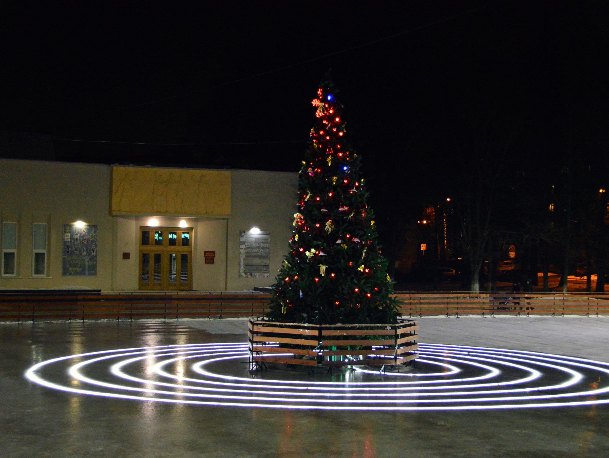 Каток на площади славы тверь