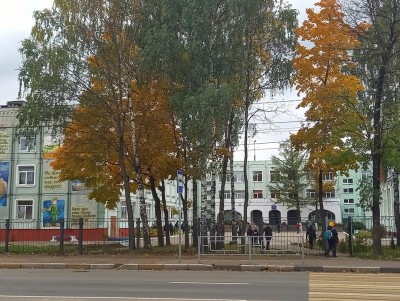 В Твери на территории школы загорелось здание - Новости ТИА